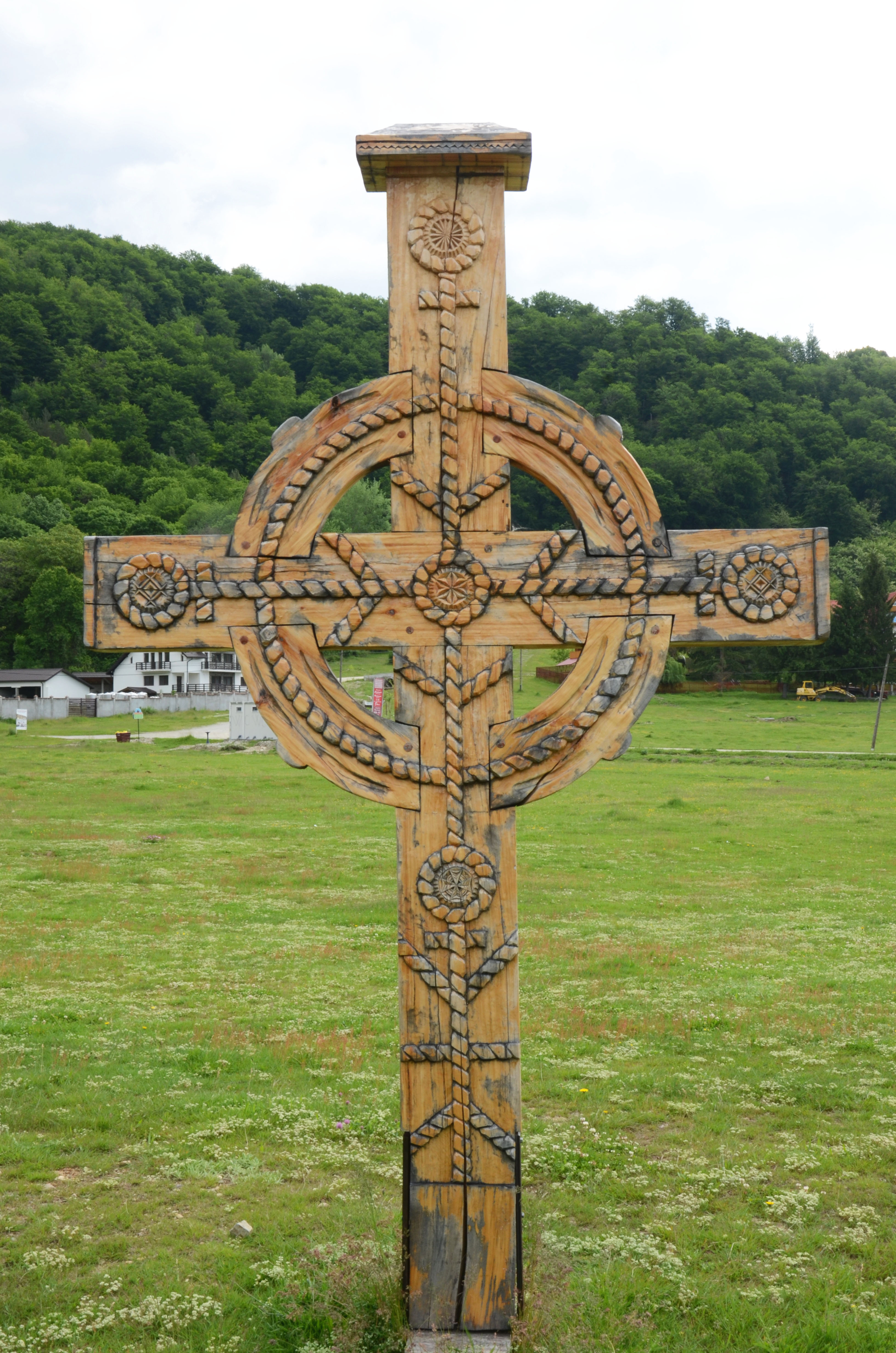 tabara sculptura polovgragi